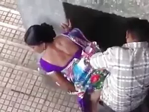 سبزه از طریق جوراب س ...